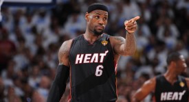 小托马斯近况：亮相比尔婚礼，35岁仍渴望回归NBA，娇妻很漂亮