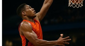 篮球传奇：雄鹿队明星球员伤病告别之旅